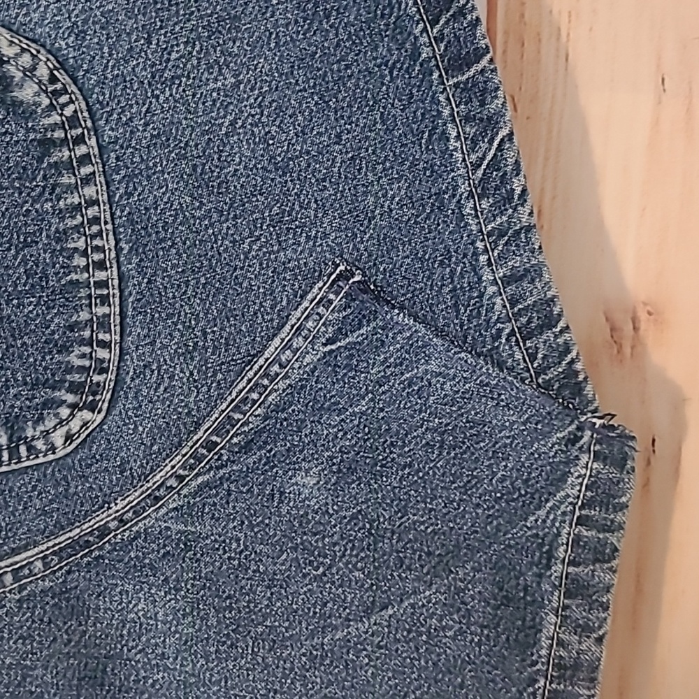 UPCYCLED ☆ HANDMADE "WRANGLER FOR WOMEN" High Waisted Classic Denim Skirt~ W 32" - Picture 7 of 9